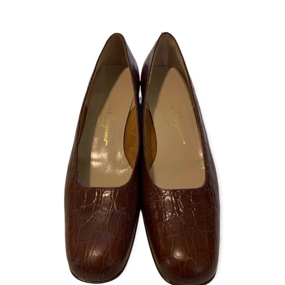 Brown Salvatore Ferragamo pump - Picture 6 of 8